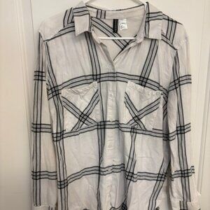 Black & White Plaid Button-Down Shirt – Casual Long Sleeve